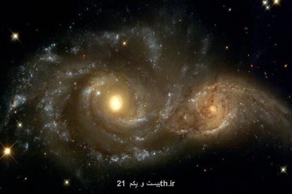 برخورد دو کهکشان با یکدیگر