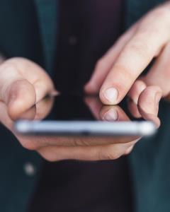 ویروس كرونا ۲۸ روز روی سطح اسكناس و تلفن زنده باقی می ماند